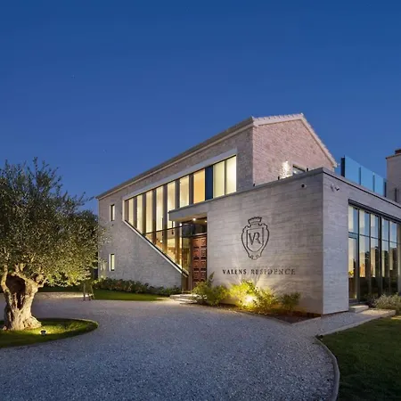 Luxury Valens With Wellness In Tinjan