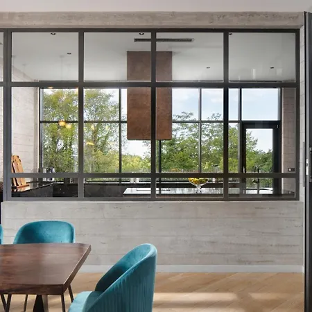 Luxury Valens With Wellness In Tinjan