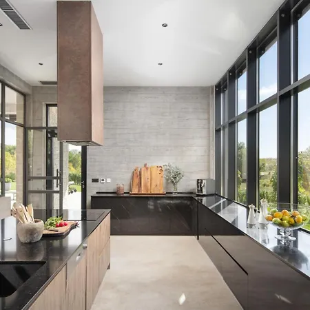 Villa Luxury Valens With Wellness In Tinjan *