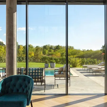 Luxury Valens With Wellness In Tinjan Villa *