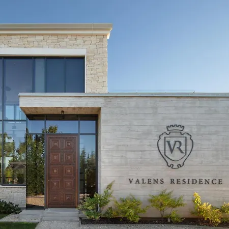 Luxury Valens With Wellness In Tinjan Radetici